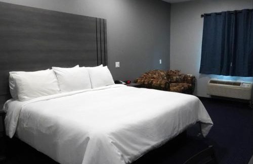Humble Hotel | Americas Best Value Inn and Suites Bush International Airport