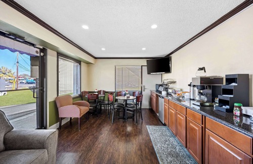 Columbia Hotel | Americas Best Value Inn Ft. Jackson