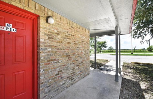 Lockhart Hotel | Americas Best Value Inn Lockhart TX