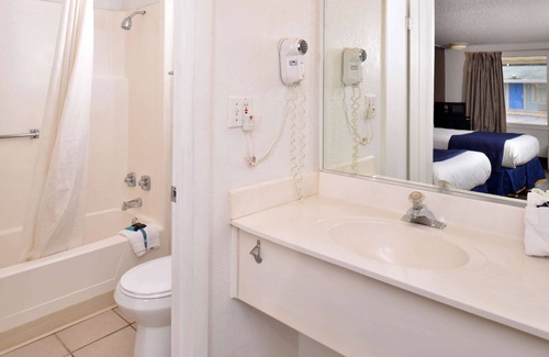 Jackson Hotel | Americas Best Value Inn & Suites Jackson, MI