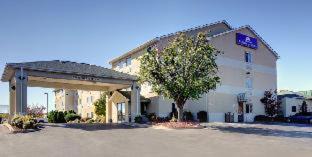 St. Charles Hotel | Americas Best Value Inn and Suites Saint Charles