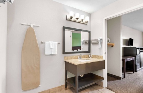Buena Hotel | Americas Best Value Inn Yakima