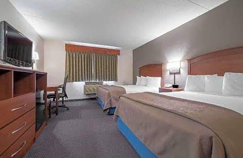 Hutchinson Hotel | AmericInn by Wyndham Hutchinson
