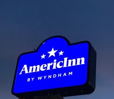 Prairie Du Chien Hotel | AmericInn by Wyndham Prairie du Chien