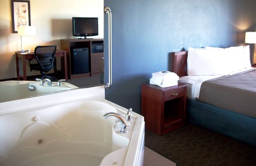 Beulah Hotel | AmericInn by Wyndham Beulah