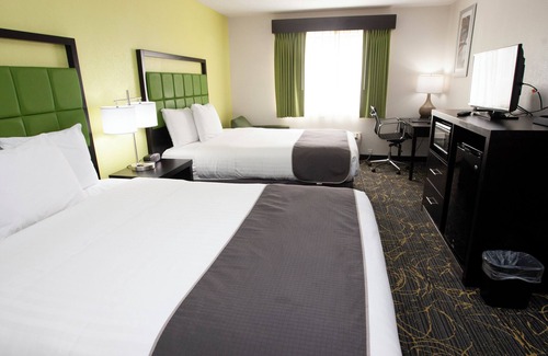 Delafield Hotel | AmericInn by Wyndham Delafield-Waukesha-Milwaukee