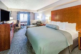 Greater South Side Hotel | AmericInn by Wyndham Des Moines Airport