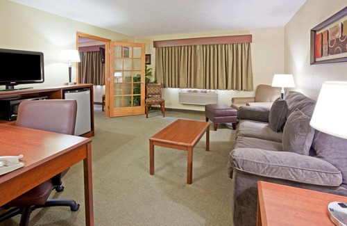 Fargo Hotel | AmericInn by Wyndham Fargo West Acres
