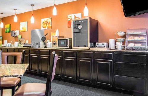 Mosinee Hotel | Quality Inn Central Wisconsin Airport