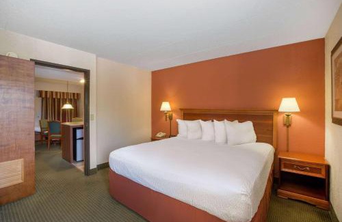 Omaha Hotel | AmericInn by Wyndham Omaha