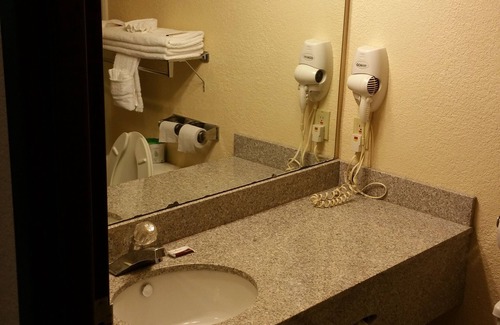 Elizabethton Hotel | Americourt Hotel