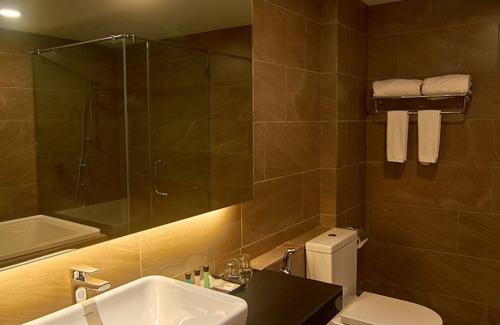 Taman Perling Hotel | Amerin Hotel Johor Bahru