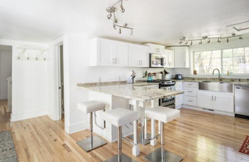 Elk Rapids Casa | Ames Cottage Elk Rapids