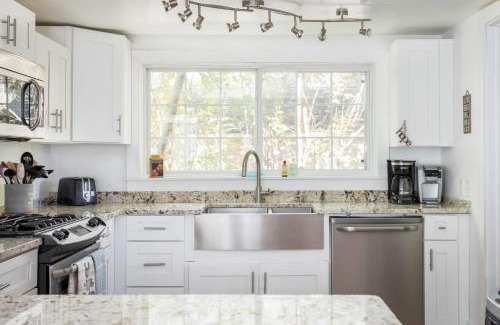 Elk Rapids Casa | Ames Cottage Elk Rapids