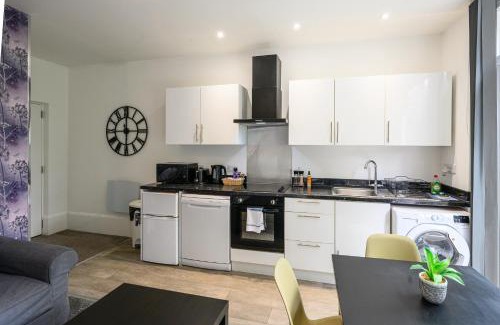 Moseley Apartamento | AMETHYST Delightful Suite In Moseley Mews, Birmingham By StayStaycations