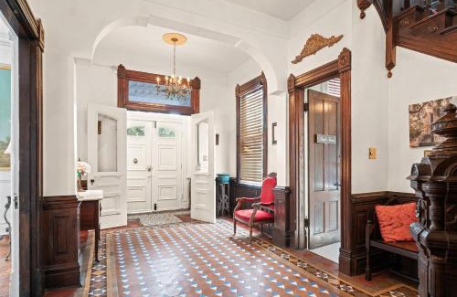 Historic Downtown Savannah Cama Y Desayuno | Amethyst Garden