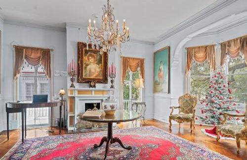 Historic Downtown Savannah Cama Y Desayuno | Amethyst Garden