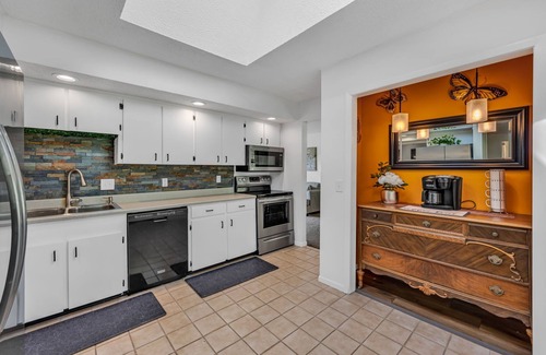 Amherst Casa | Amherst Oasis: Ideal Location Near Oberlin College & Cedar Point! 3 Beds 2 Bath