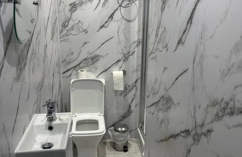 Woodberry Down Hotel | Amhurst Hotel