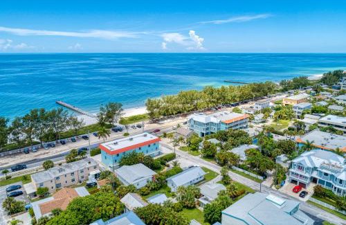 Bradenton Beach Casa | Ami Lighthouse Cottage-One Minute Walk To The Beach-Keyless Locks