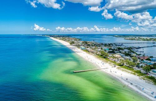 Bradenton Beach Casa | Ami Lighthouse Cottage-One Minute Walk To The Beach-Keyless Locks