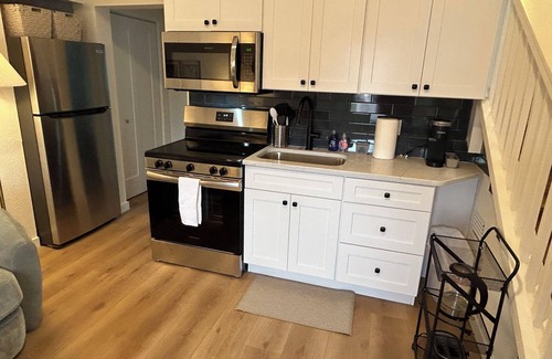Ilexhurst Apartamento | AMI Ohana Beach Resort C with fabulous salt pool!