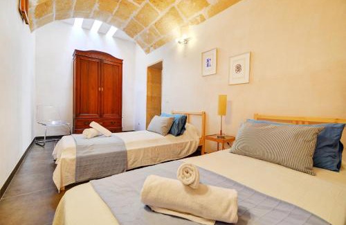 El Arenal Casa | Amilcar House by Slow Villas
