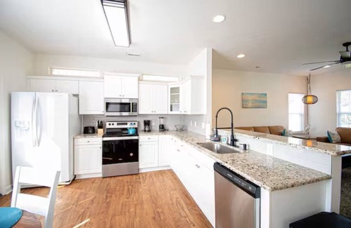 Southport Casa | amily Fun~ Dog Friendly~ Home with Pool Access!