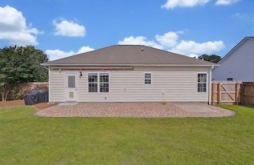 Southport Casa | amily Fun~ Dog Friendly~ Home with Pool Access!