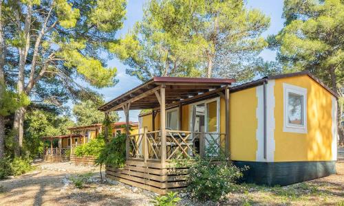 Cove Tri Zala (Zrnovo) Complejo | Aminess Planet Camping Holiday Homes Port9