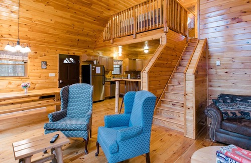 Hickory Hills Chalet De Esquí | Amish inspirado chalet de 6 dormitorios en el área de esquí, rafting, senderismo y ciclismo