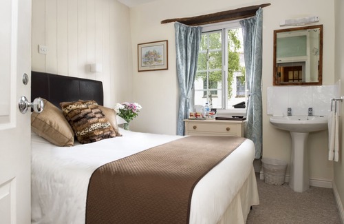 Chard Casa | Ammonite Lodge Guest House