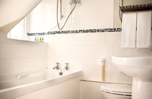 Chard Casa | Ammonite Lodge Guest House