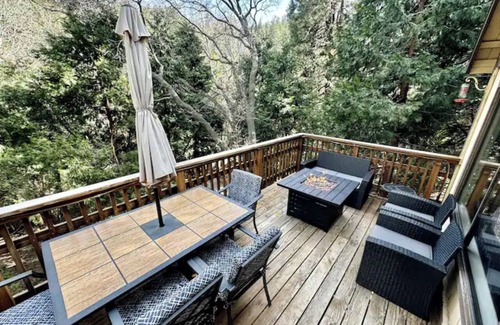 Arrowhead Villas Cabina | Among the Pines + BBQ & 2 Patios + Incredible View