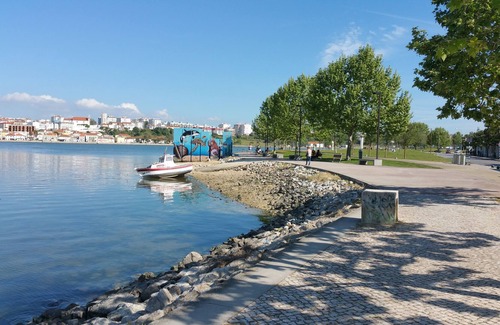 Seixal Apartamento | Amora Rainbow's Home em "Lisbon South Bay"