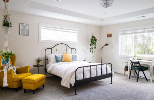 Mount Scott-Arleta Casa | Amorcito de Jenny - Shared House
