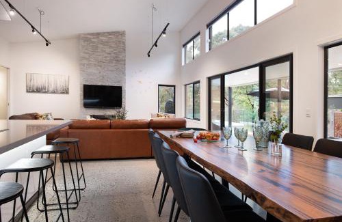 Hepburn Casa | Amore