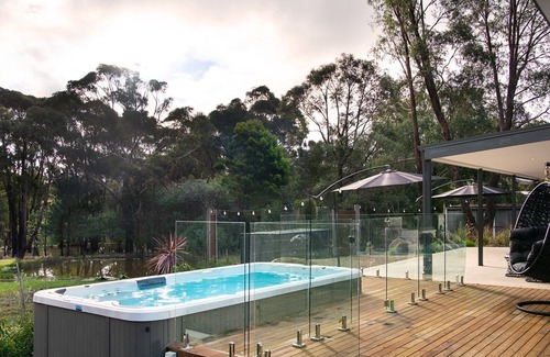 Hepburn Casa | Amore ~ Hepburn Springs/Daylesford ~ Luxury, Spa, Wood Fire