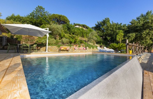 Sorrento Chalet De Esquí | AMORE RENTALS - Sorrento Gardens House with Pool, Sauna, Sea View