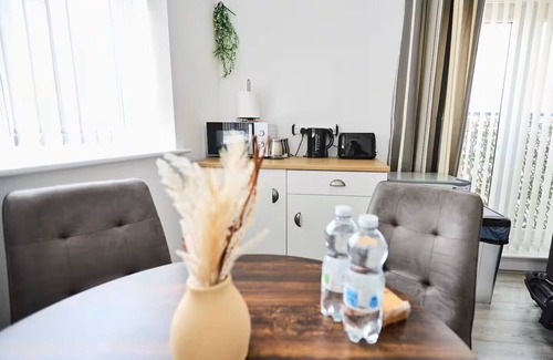 Everton Apartamento | Ampee Guest Suite-Free Parking