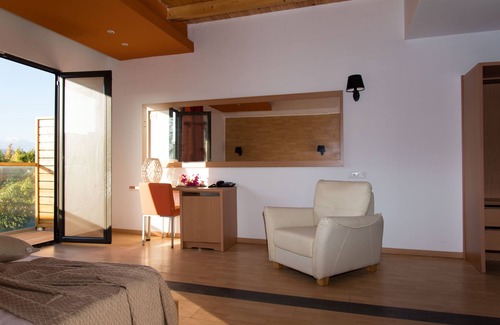 Gennadi Hotel | Ampelia Seaside Resort by Estia