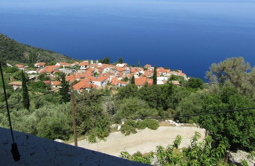 Ampelos Cabaña | Ampelos con vistas al mar y a la montaña