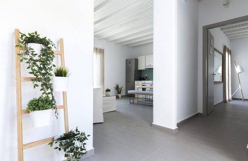 Ornos Casa | Amperian Mykonos Suites & Villas
