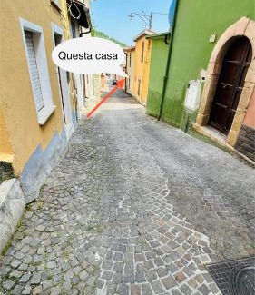 Fiuggi Apartamento | Ampio Appartamento su 2 Livelli nel Centro Storico, Ideale per Coppie o Gruppi da 2 a 5 Persone
