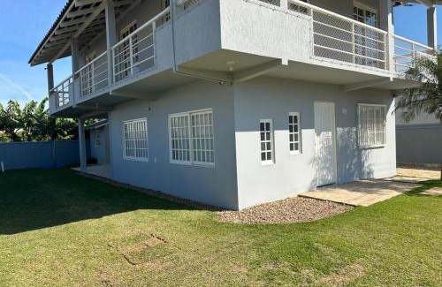 Meia Praia Casa | Ampla casa com 5 quartos e vista para o mar