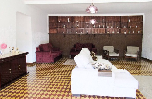 Itaoca Casa | Ampla Chácara c piscina e churrasq em Guararema/SP
