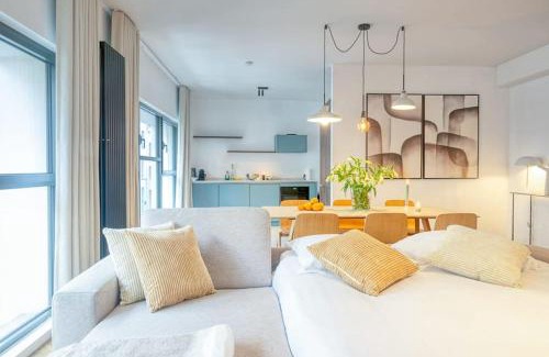 University District Apartamento | Ample 2-BR Apt in Antwerp