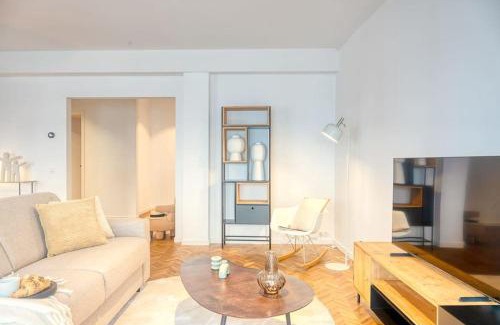 University District Apartamento | Ample 2-BR Apt in Antwerp