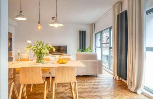 University District Apartamento | Ample 2-BR Apt in Antwerp