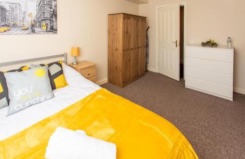 Warrington Apartamento | Ample Comforts, Centrally Located, Town Centre